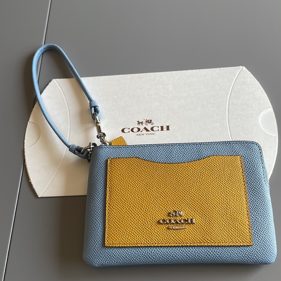 NWT Coach Zip Corner Wristlet Colorblock - Picture 8 of 12